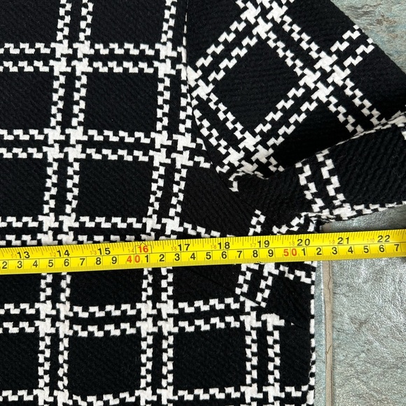 Talbots Top Large Black White Plaid Windowpane Ponte Knit Long Sleeve Side Slits - Picture 6 of 7